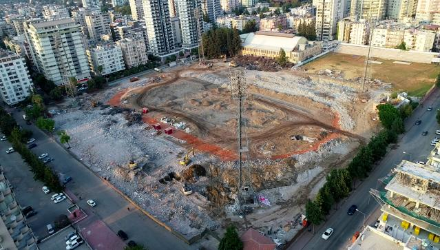 83 yıllık stadyumda yıkım tamamlandı